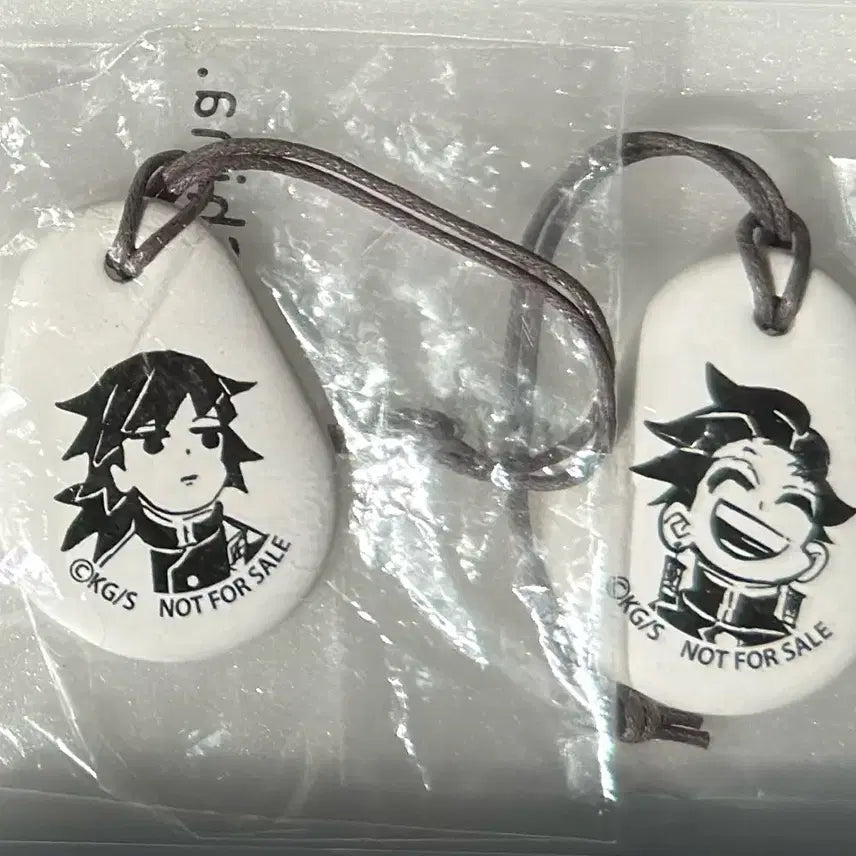 [BUNJANG] Demon Slayer Giyu Tanjiro Ceramic Keyring / 귀멸의칼날 기유 탄지로 조약돌키링 도자기 세라믹 키링