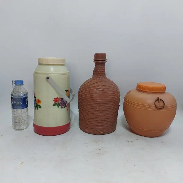 [BUNJANG] Manmuldang Assorted Antique Items / 추억의 근대사 물건 -  소품용. 만물당