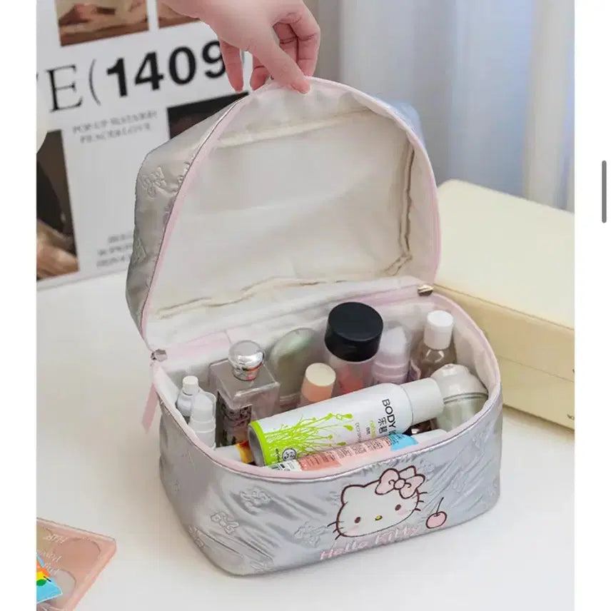 [BUNJANG] Hello Kitty Silver Travel Makeup Pouch / 헬로키티 실버 파우치 화장품 여행용 가방 새상품