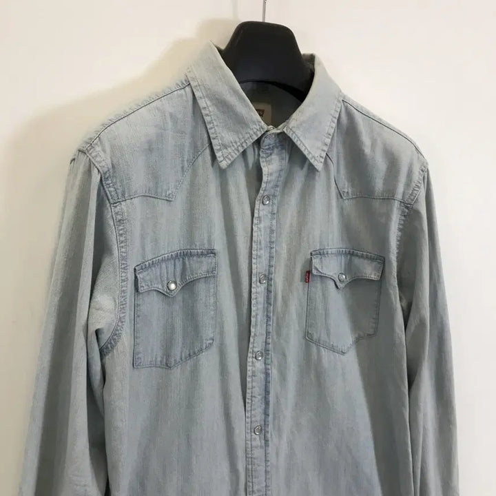 [SOLD OUT] 리바이스 웨스턴 워시드 데님셔츠 레귤러핏 [M]