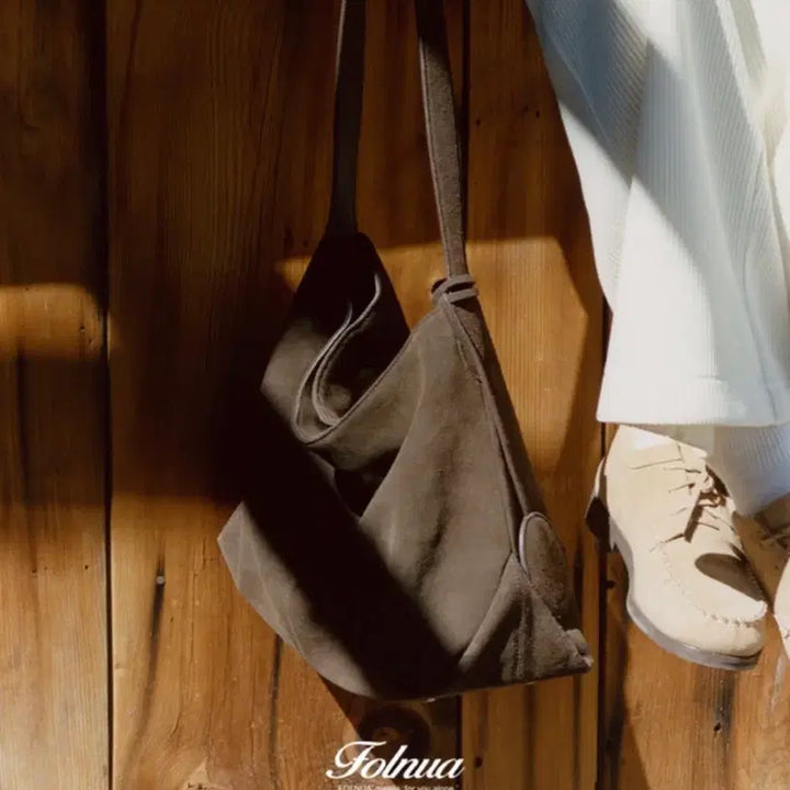 [BUNJANG] Folnua Brown Suede Shoulder Bag / 폴뉴아 브라운 숄더백