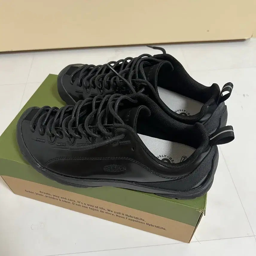 [BUNJANG] Keen Jasper Perseid Black Shoes / 킨 재스퍼 페르세이드 블랙 270