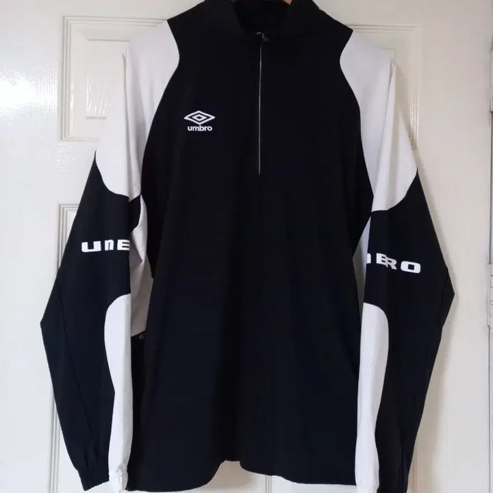 [BUNJANG] Umbro Half-Zip Training Top / 엄브로 블랙/화이트 하프집업 트레이닝복