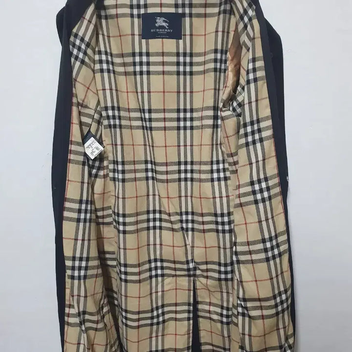 [SOLD OUT] 버버리 블랙 트렌치 코트 체크 안감