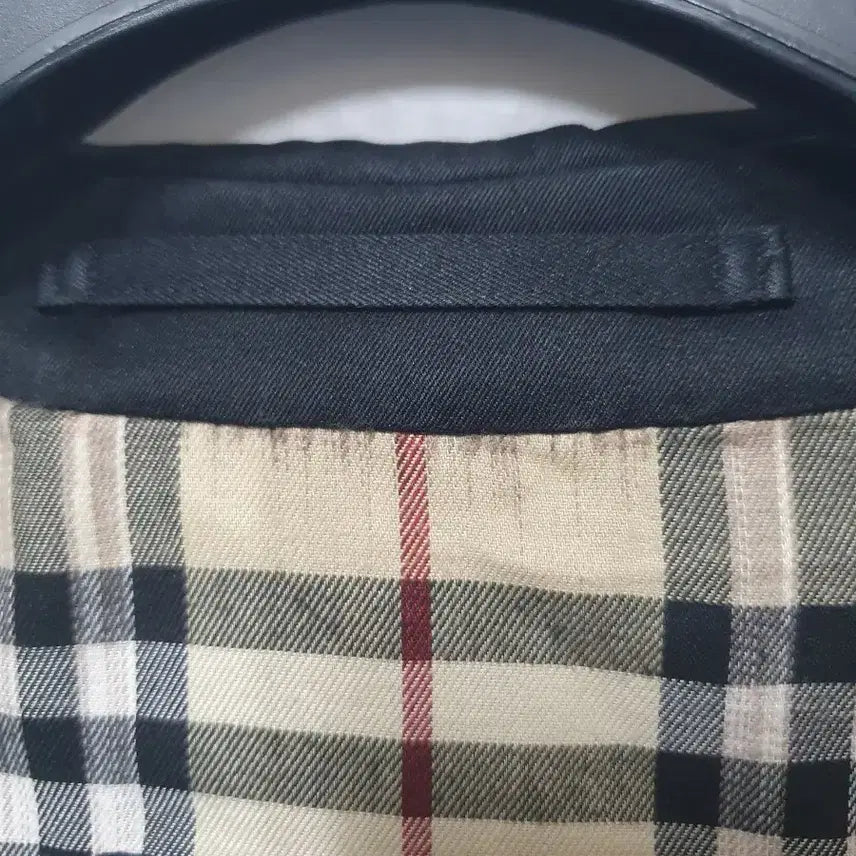 [SOLD OUT] 버버리 블랙 트렌치 코트 체크 안감