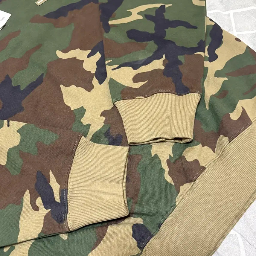 [BUNJANG] thisisneverthat T.N.T Classic Crewneck Camo M / 디스이즈네버댓 T.N.T 클래식 크루넥 카모 M