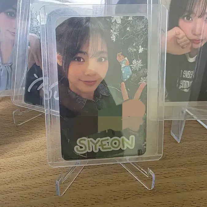 [SOLD OUT] qwer 시연 플레이스테이션 친필싸인 포토카드
