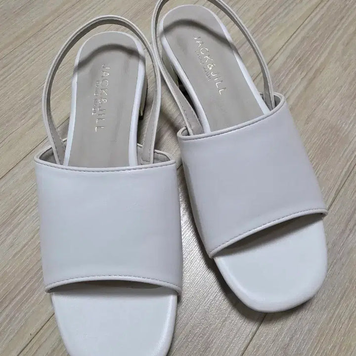 [BUNJANG] Jack&amp;Jill White Slingback Sandals / 잭앤질 화이트 샌들 슬링백