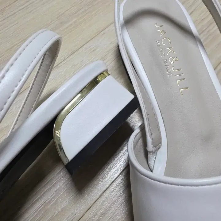 [BUNJANG] Jack&amp;Jill White Slingback Sandals / 잭앤질 화이트 샌들 슬링백