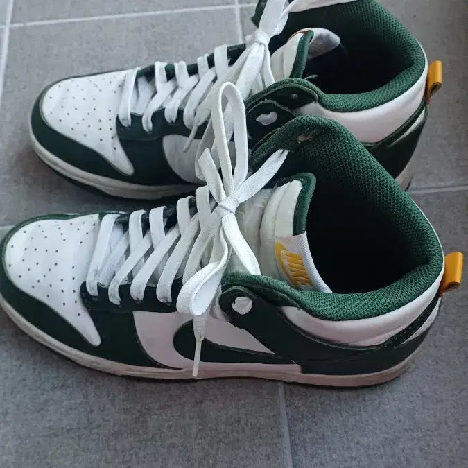 [BUNJANG] Nike Dunk High Retro Noble Green Sneakers / 나이키 덩크 하이 레트로 노블 그린 255mm