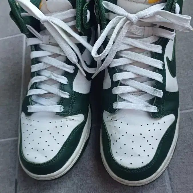 [BUNJANG] Nike Dunk High Retro Noble Green Sneakers / 나이키 덩크 하이 레트로 노블 그린 255mm