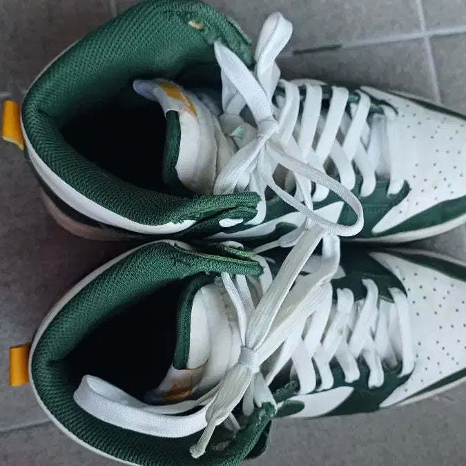 [BUNJANG] Nike Dunk High Retro Noble Green Sneakers / 나이키 덩크 하이 레트로 노블 그린 255mm