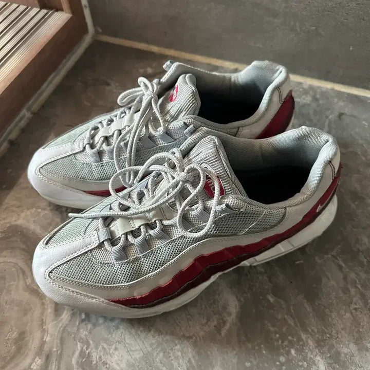 [BUNJANG] Nike Air Max 95 White/Red Sneakers / 290 나이키 에어맥스 95 흰빨