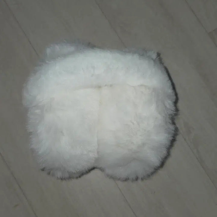[BUNJANG] White Fluffy Earmuffs / 화이트 털 귀마개