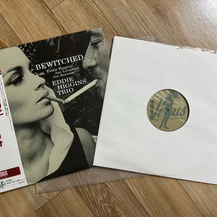 [SOLD OUT] 에디 히긴스 트리오 Bewitched LP 음반