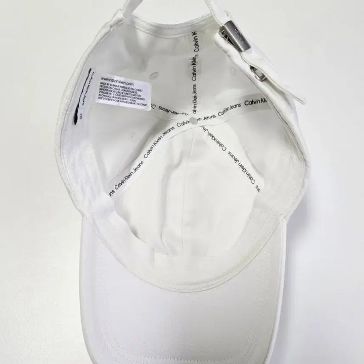 [BUNJANG] Calvin Klein Jeans White Ball Cap / 캘빈클라인 진스 화이트 볼캡 OS