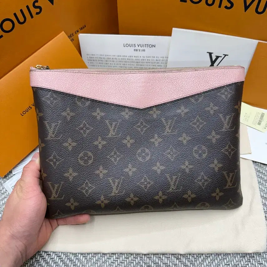 [BUNJANG] Louis Vuitton Monogram Daily Pouch Pink / [A급/풀구성] 루이비통 모노그램 데일리 핑크 클러치