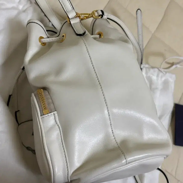 [BUNJANG] Prada Bucket Bag White / 프라다 버킷백 화이트