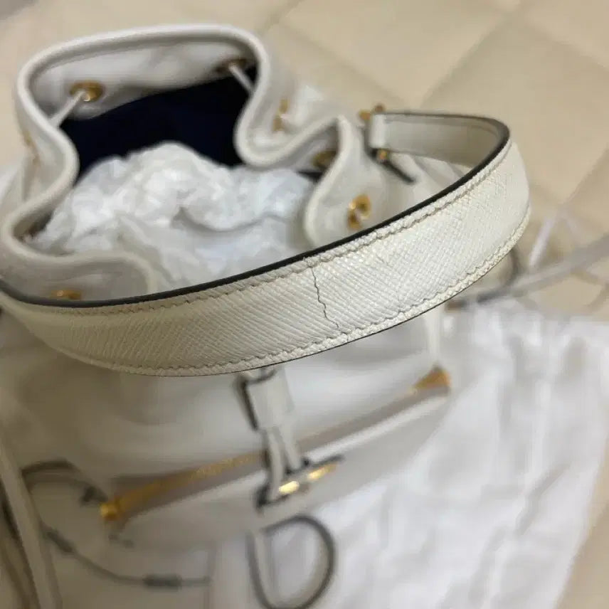 [BUNJANG] Prada Bucket Bag White / 프라다 버킷백 화이트