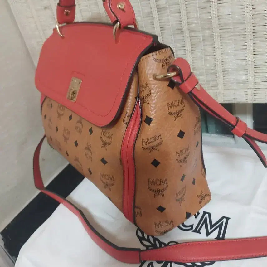 [BUNJANG] MCM Red Top Handle Shoulder Bag / 정품)MCM 레드 탑핸들 숄더백 크로스가방