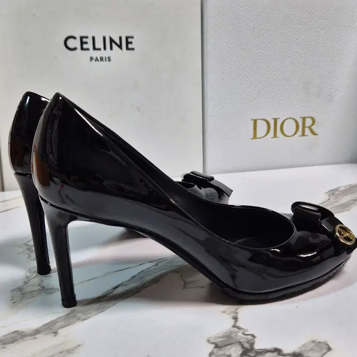[BUNJANG] Louis Vuitton Enamel Pumps Heels / (정품) 루이비통 리본 에나멜 펌프스 힐 구두 34