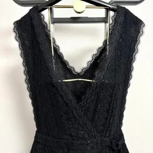 [BUNJANG] Mine Black Lace Wrap Dress / 마인블랙 레이스 랩 스타일 원피스