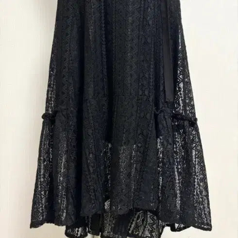 [BUNJANG] Mine Black Lace Wrap Dress / 마인블랙 레이스 랩 스타일 원피스