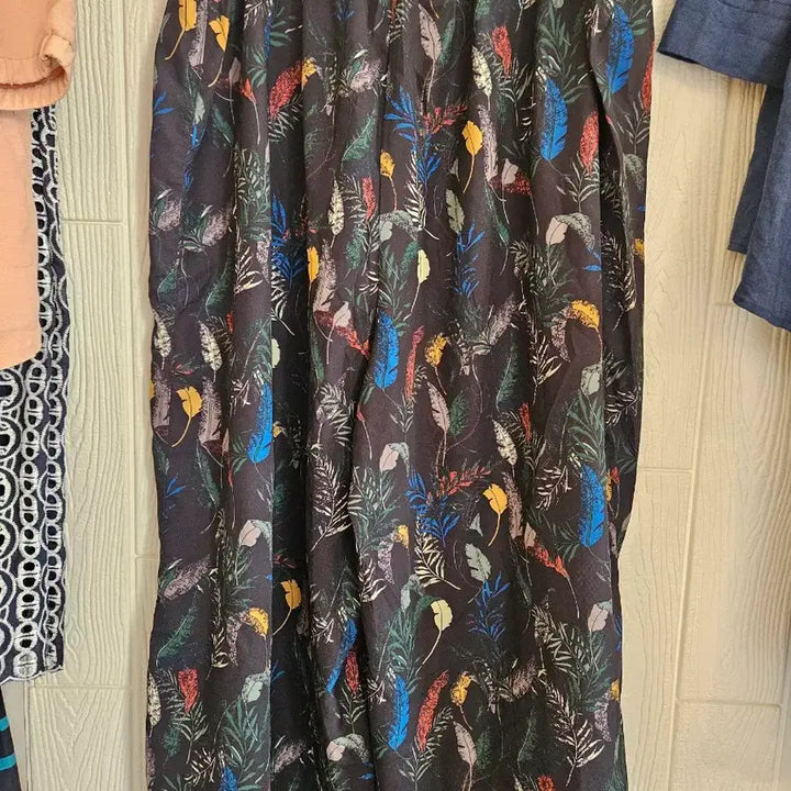 [BUNJANG] Floral Pattern Ruffle Blouse and Pants Set / 플라워 패턴 셔링 블라우스바지세트