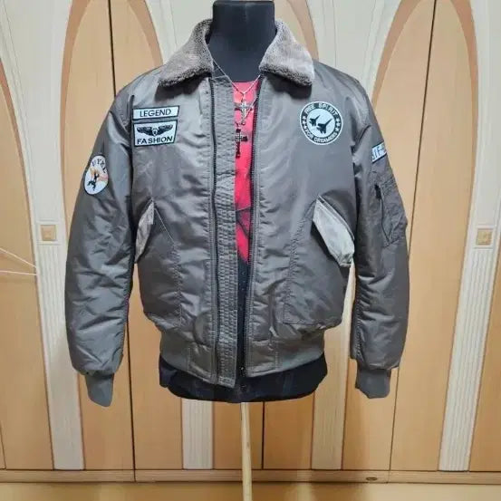 [BUNJANG] Vintage Style Lined Flight Jacket with Detachable Fur Collar / 항공점퍼