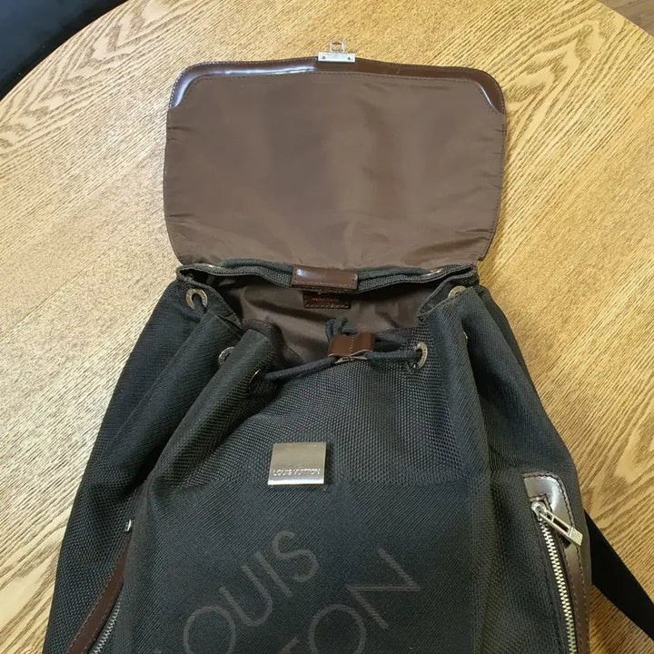 [BUNJANG] Louis Vuitton Black Backpack Bag / 루이비통 블랙 백팩 가방 미사용 남녀공용