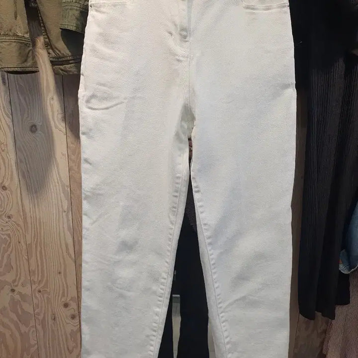 [BUNJANG] SHESMISS White Denim Pants Size 66 / [상태좋음] 쉬즈미스 뒷밴딩 화이트 데님 팬츠 (66사이즈)