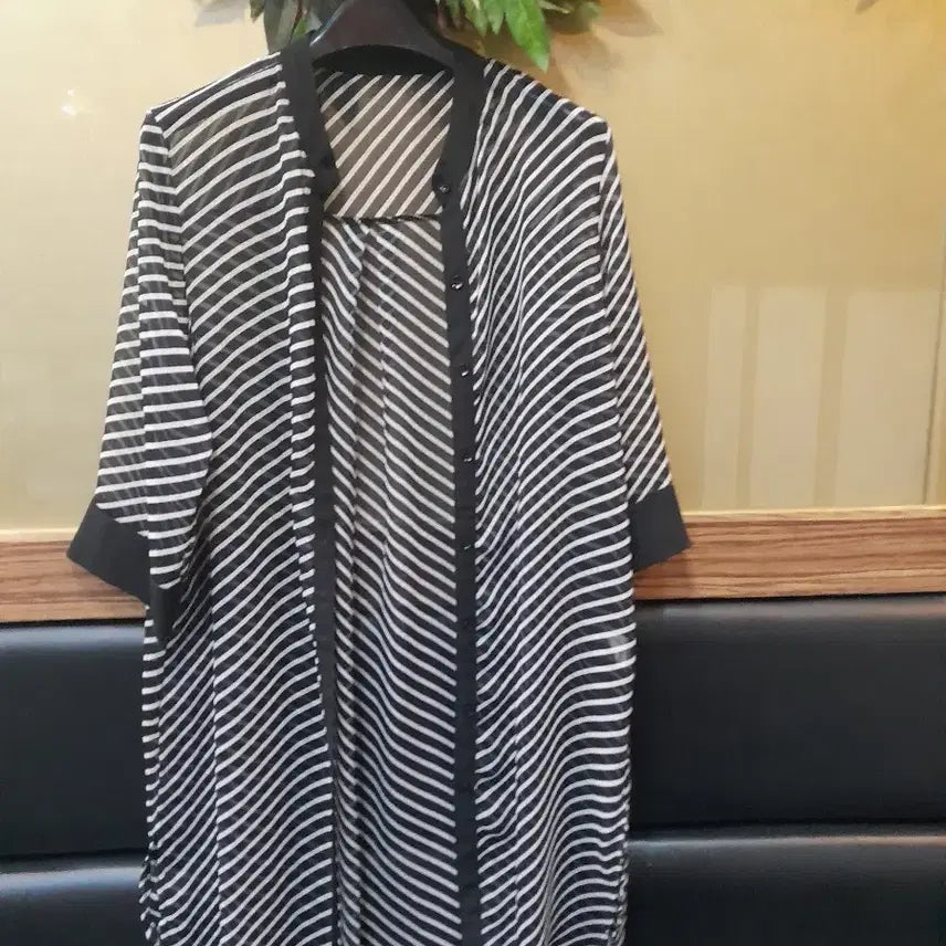 [BUNJANG] Black Striped Sheer Blouse / 블랙 스트라이프 시스루 셔츠 블라우스