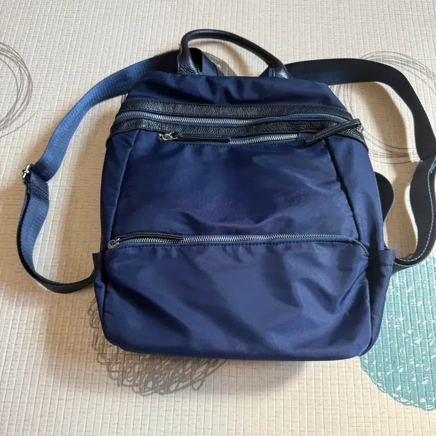 [SOLD OUT] 고급스런 원단 캐주얼한 모든연령대 백팩 여성배낭 가볍ㄴ데일리백 퀄리티좋은