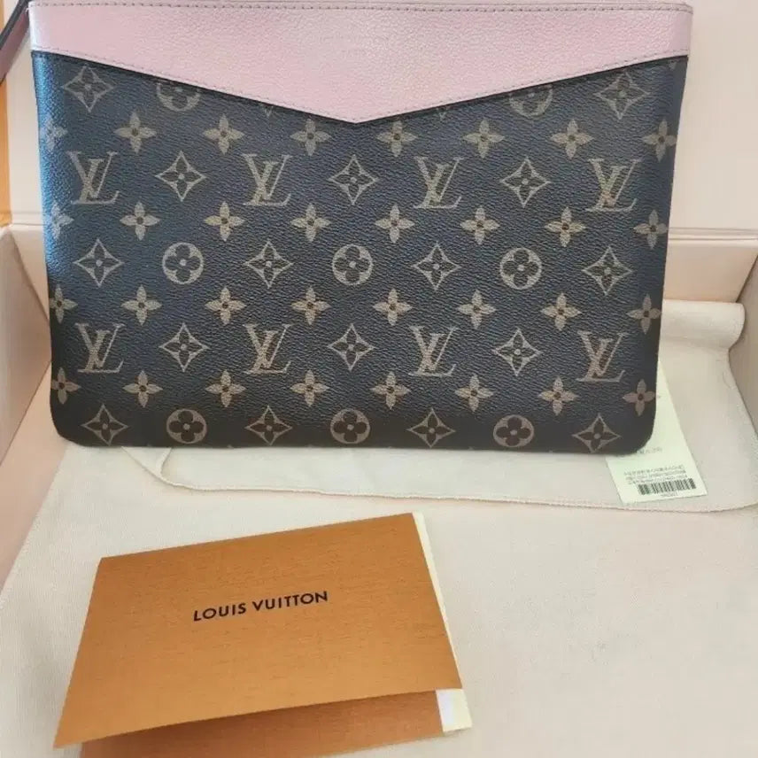 [BUNJANG] Louis Vuitton Daily Clutch Full Box / 루이비통 데일리 클러치 풀박스