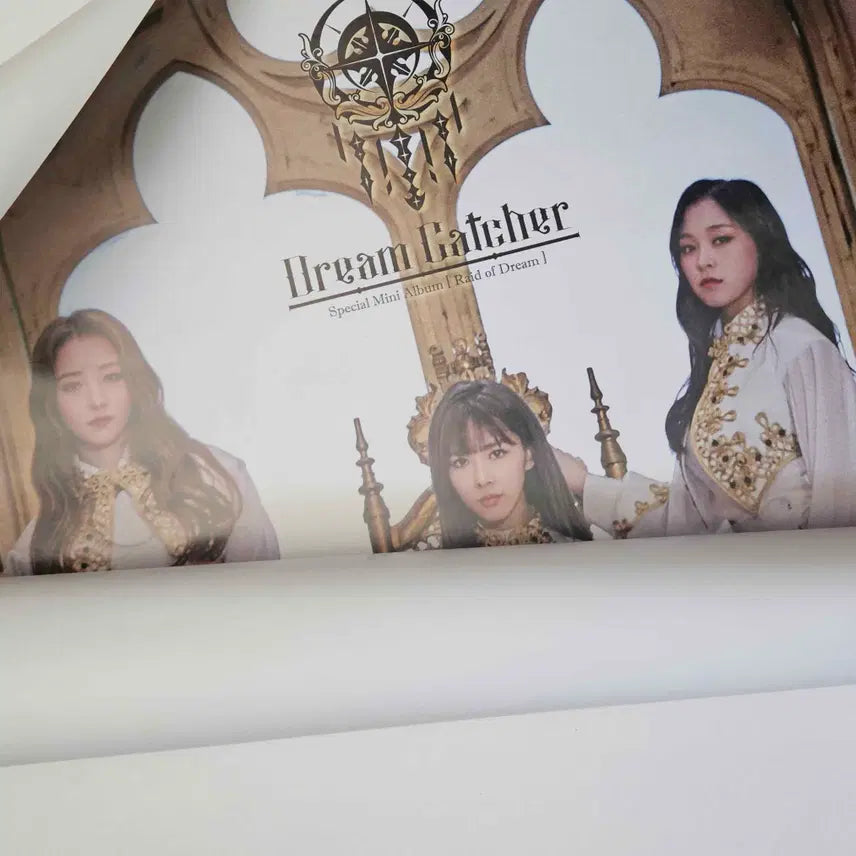 [SOLD OUT] [BUNJANG] Dreamcatcher Deja Vu Poster / 드림캐쳐 Raid of Dream 데자부 포스터