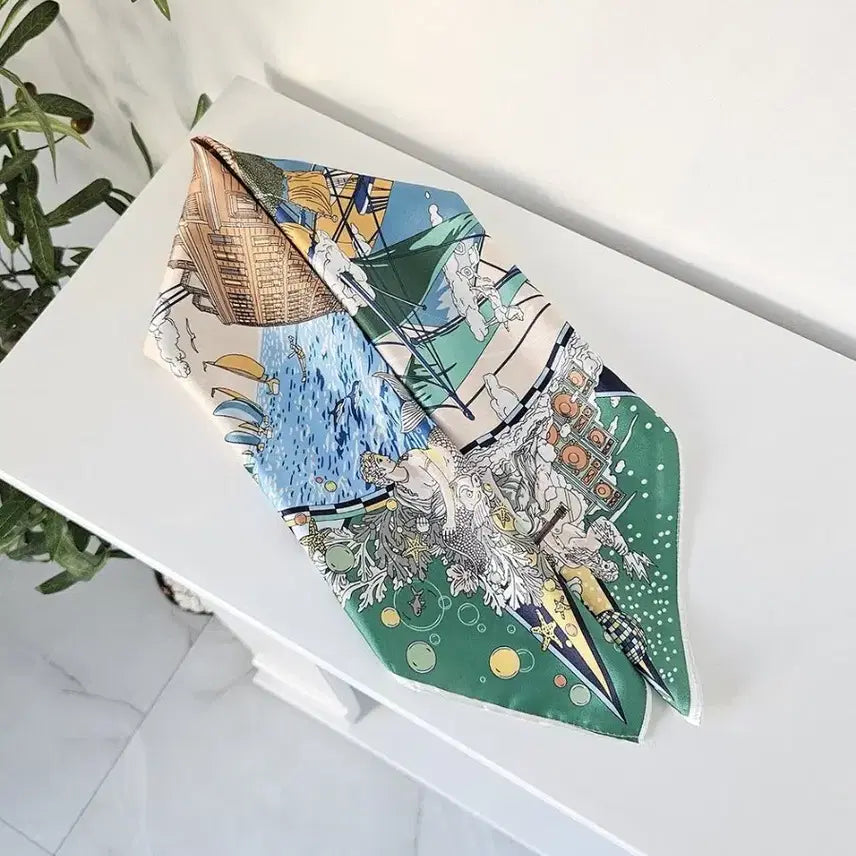 [BUNJANG] Green Square Faux Silk Scarf / 그린 정사각 인조실크 스카프