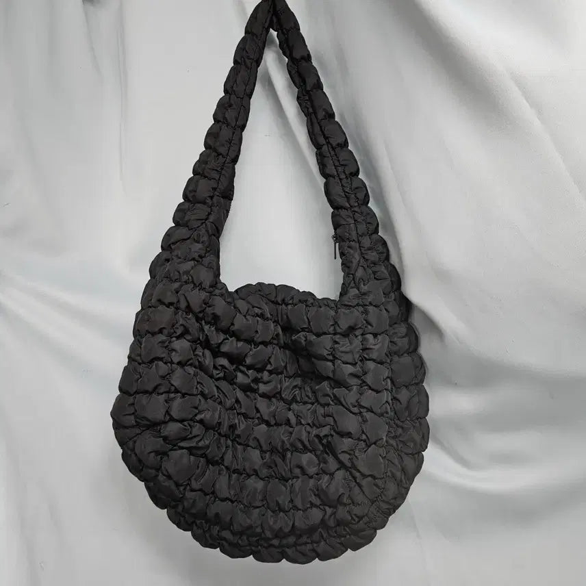 [SOLD OUT] COS 코스 퀼팅 오버사이즈 숄더백 블랙