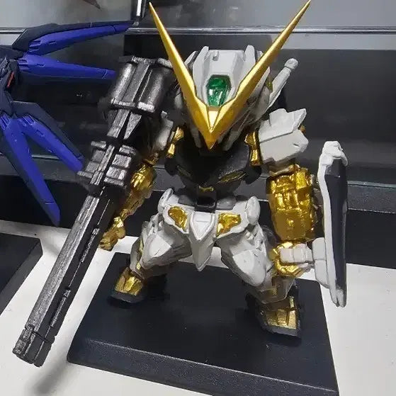 [SOLD OUT] 컨버지 골드프레임