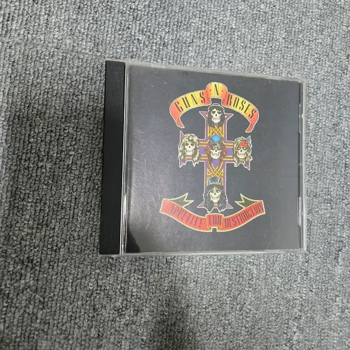 [BUNJANG] 건즈앤로지스 1집 Appetite for Destruction 음반 CD / 건즈앤로지스 1집 Appetite for Destruction 음반 CD
