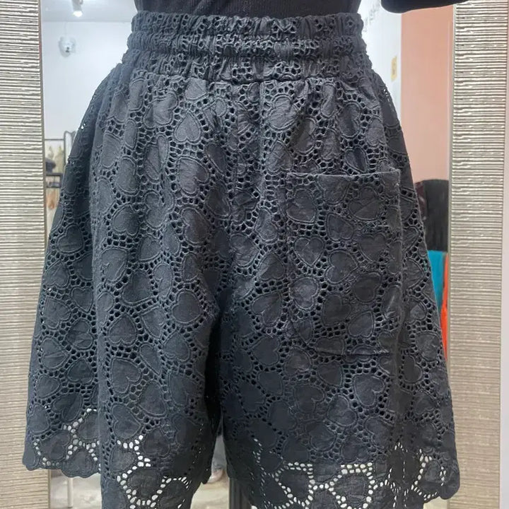 [SOLD OUT] Boutique 펀칭 레이스 반바지