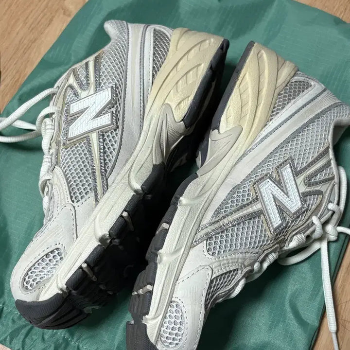 [BUNJANG] New Balance U740PR2 Sneakers / 뉴발란스 운동화 240 U740PR2
