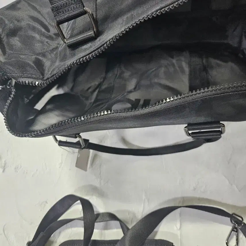 [BUNJANG] ALO Black Duffel Bag / 알로 ALO 블랙 더플백