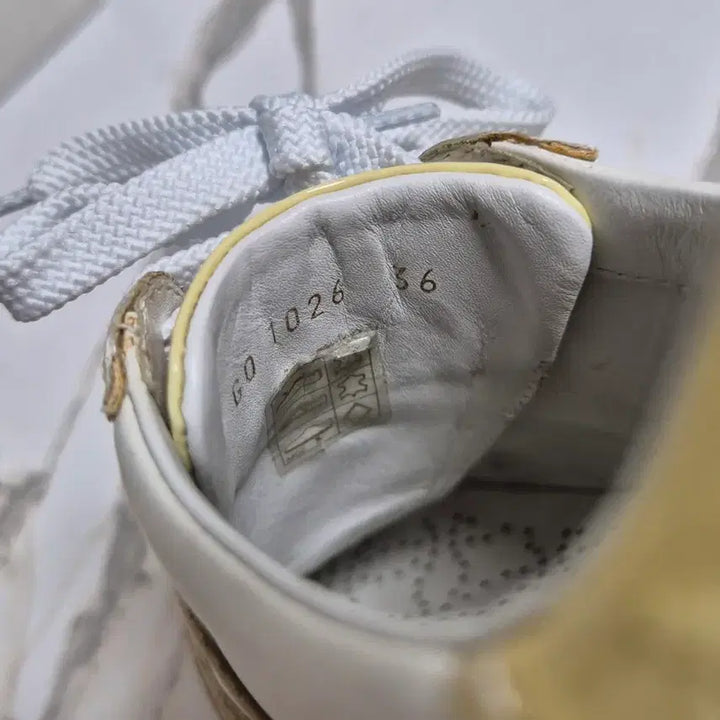 [BUNJANG] Louis Vuitton Initial Logo Leather Sneakers / (정품) 루이비통 이니셜 로고 가죽 스니커즈 36