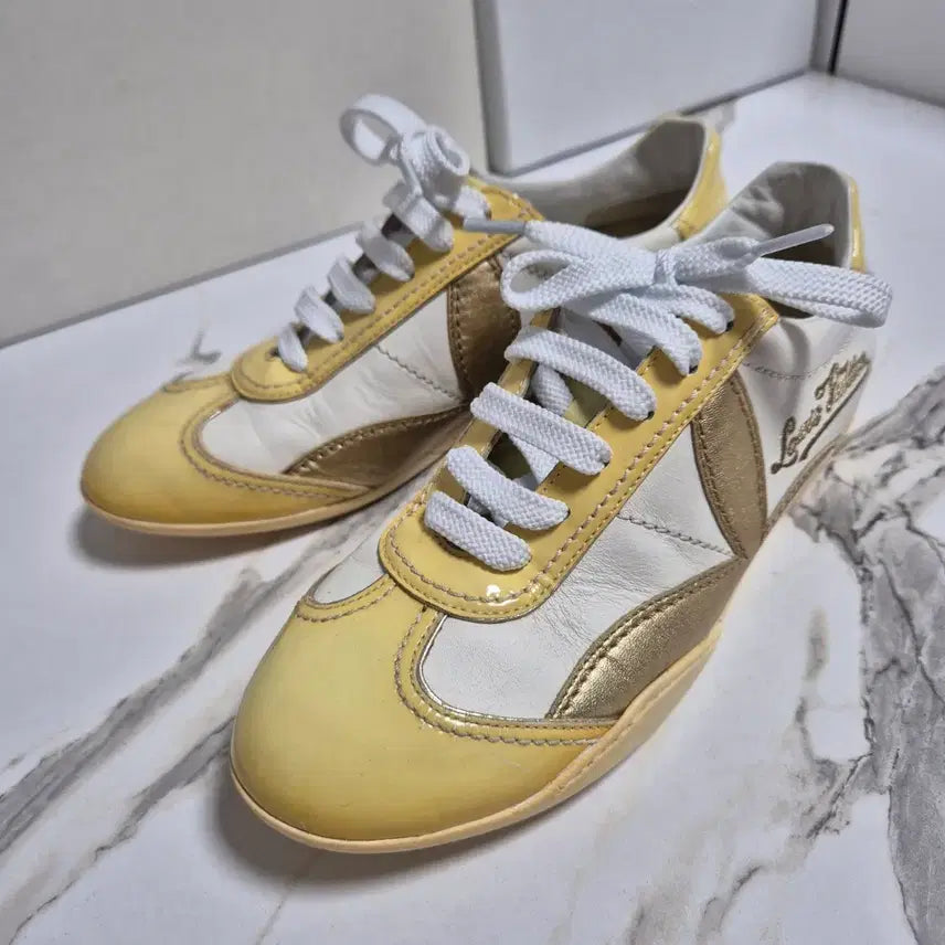 [BUNJANG] Louis Vuitton Initial Logo Leather Sneakers / (정품) 루이비통 이니셜 로고 가죽 스니커즈 36