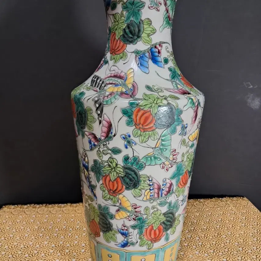 [BUNJANG] (명품감상)호접문 투채도자기(높이약 40cm) / (명품감상)호접문 투채도자기(높이약 40cm)