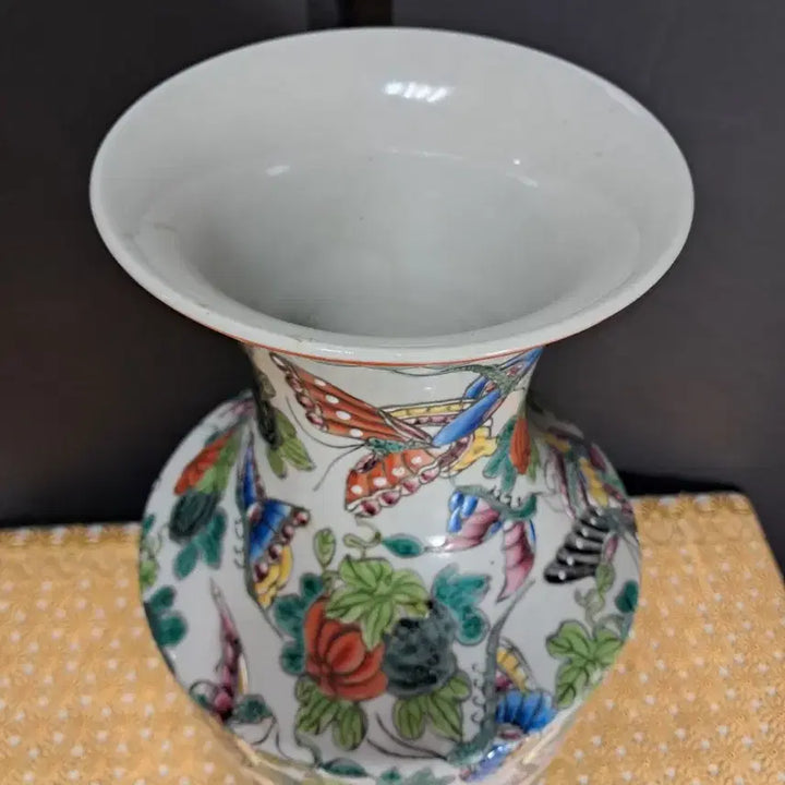 [BUNJANG] (명품감상)호접문 투채도자기(높이약 40cm) / (명품감상)호접문 투채도자기(높이약 40cm)