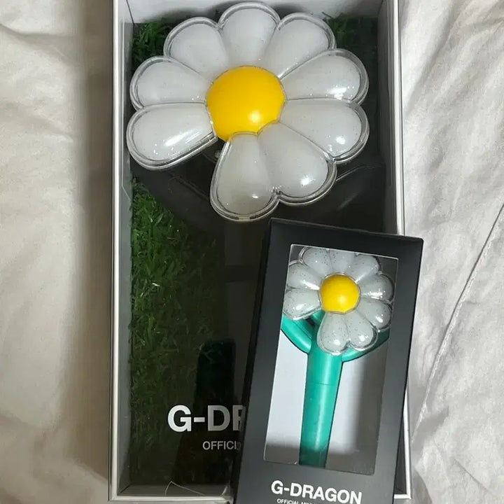 [BUNJANG] G-Dragon Daisy Lightstick / 지디 지드래곤 응원봉 데이지봉 양도