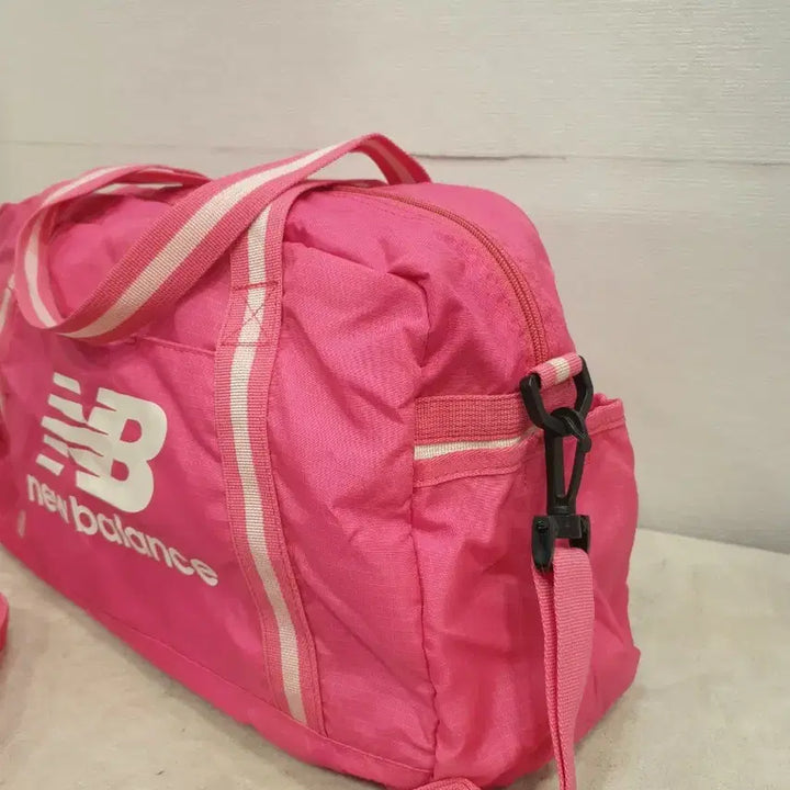 [BUNJANG] New Balance Pink Shoulder Duffel Bag / 뉴발란스 핑크 숄더백 더플백 여행가방