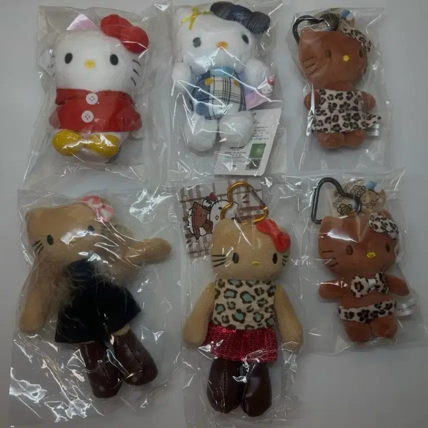 [BUNJANG] Kitty Cat Keychain New / 키티 인형 키링 새상품