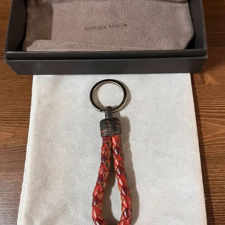 [BUNJANG] Bottega Veneta Keyring Red Brown / BV 보테가 베네타 키링 레드 브라운 풀박스
